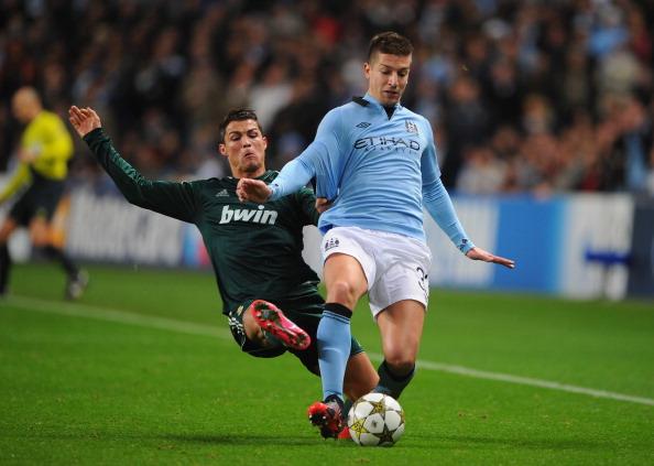 图片报：米兰对金玟哉感兴趣，在今夏就曾观察过他（图片报：AC米兰有意金玟哉，今夏已派员考察）