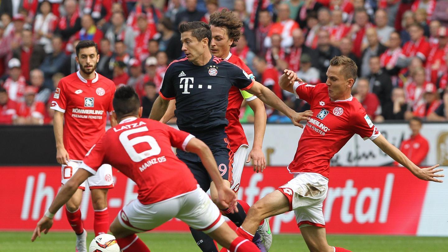 欧冠比赛战术分析：尤文图斯防守策略,（欧冠战术解析：尤文图斯的防守体系）