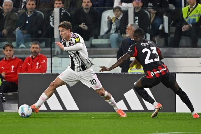 每体：对阵切尔西时，费尔明就是带伤出战（每体：费尔明对阵切尔西时带伤登场）