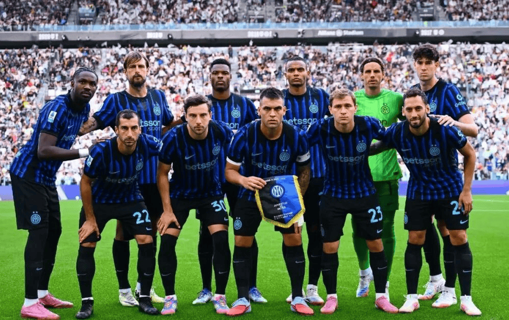 张琳芃：中超夺冠已成为过去，全力以赴打好明天的亚冠比赛（张琳芃：联赛冠军已翻篇，明日亚冠全力争胜）