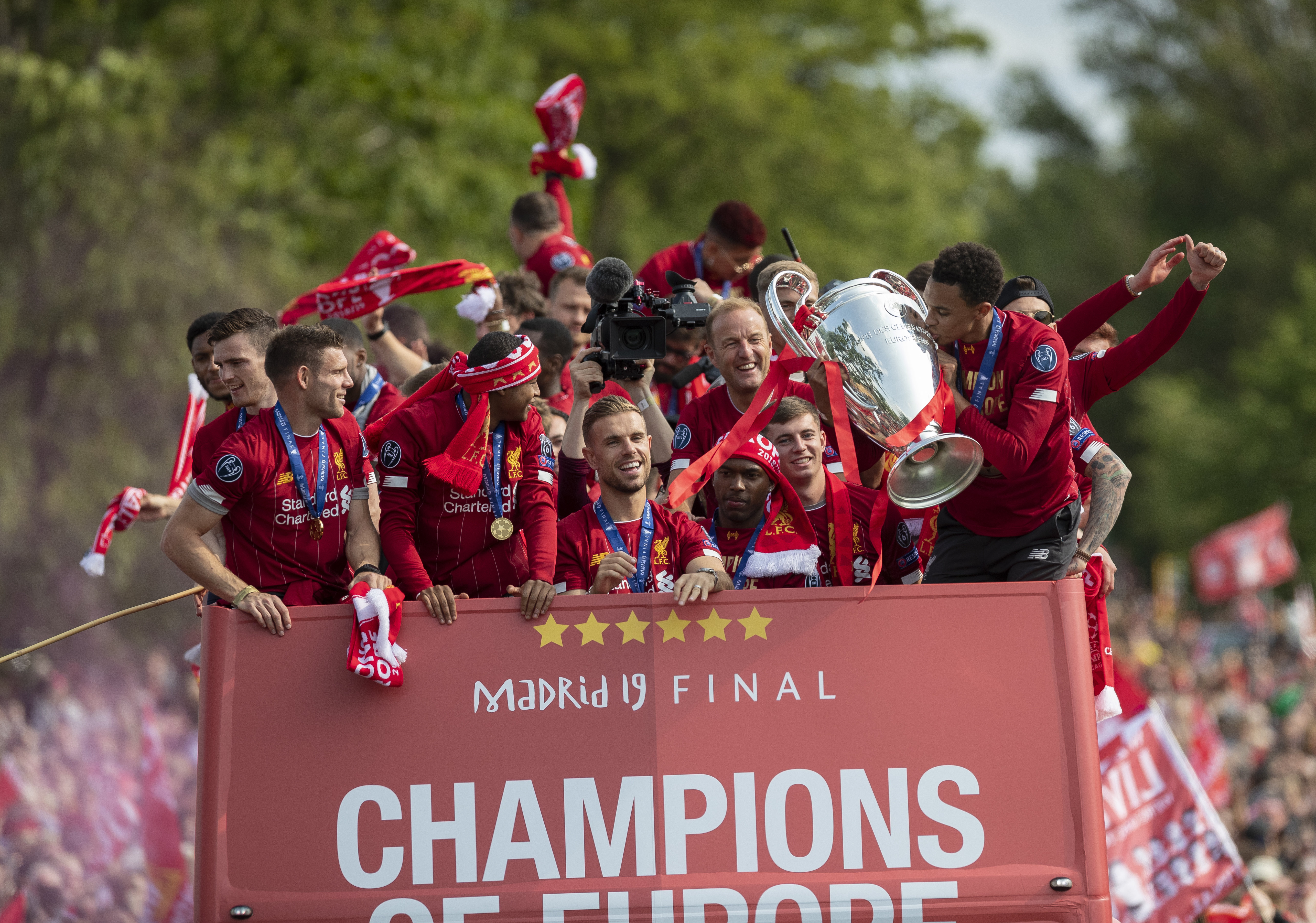 蒙雷亚尔：阿森纳有实力冲击英超、欧冠双冠王（蒙雷亚尔：阿森纳具备问鼎英超与欧冠双冠的实力）