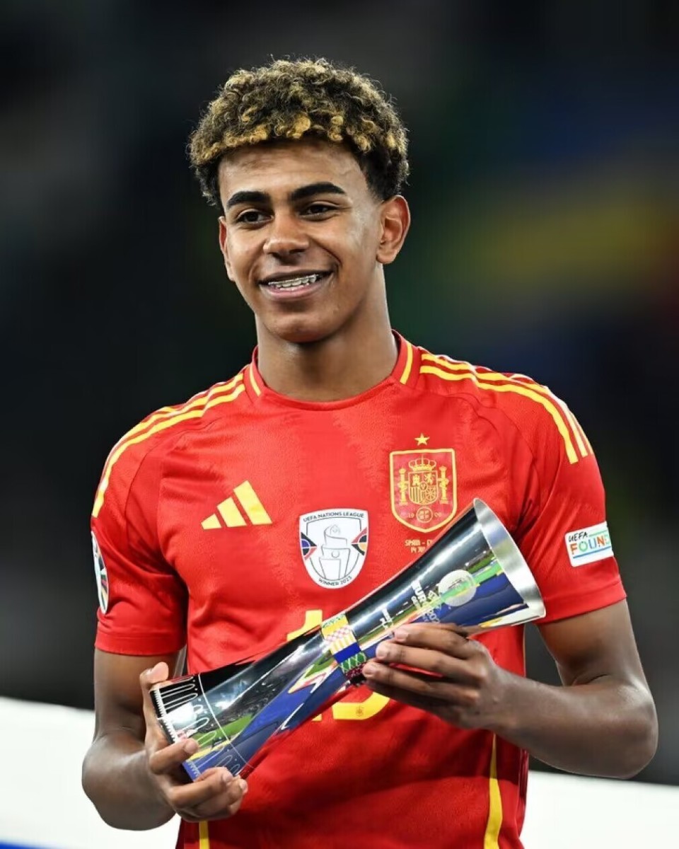 亚足联官方：中国承办2027年U20亚洲杯，比赛计划27年3月举行（亚足联官宣：2027年U20亚洲杯落户中国，预计3月开赛）