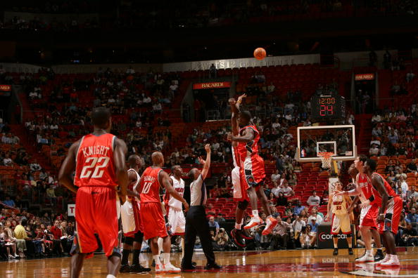 逼抢一旦成功就是快攻（逼抢得手即刻反击）