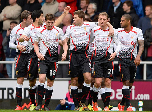 过往欧冠14次出现单赛季前6战全胜球队，最终仅2队夺冠（欧冠历史曾14次有球队单季前6战全胜，最终仅2队捧杯）