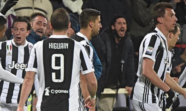 欧冠小组赛名额争夺白热化（欧冠小组赛席位之争愈演愈烈）