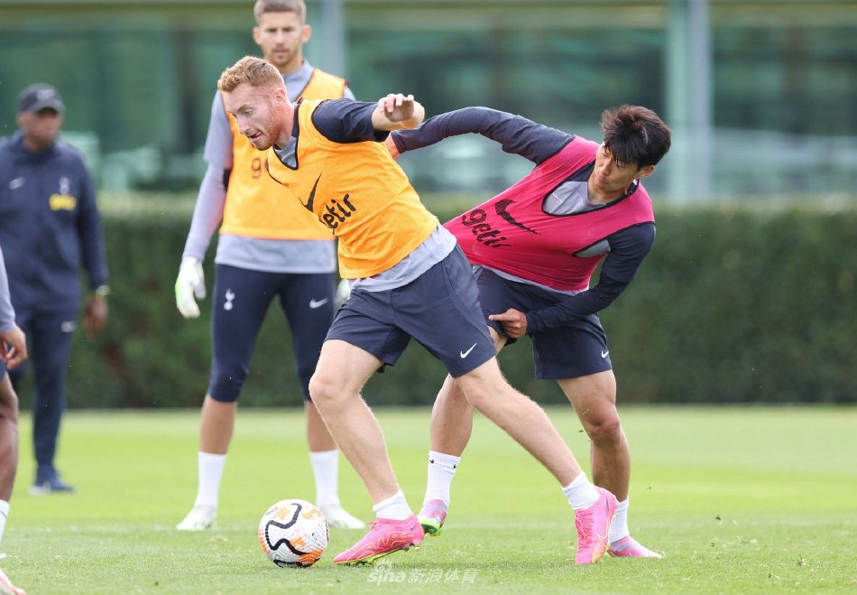 米体：加拿大金融巨头完成对橡树资本全资控股，对国米无影响（米兰体育报：加拿大金融巨头完成对橡树资本的完全控股，国米运营不受影响）