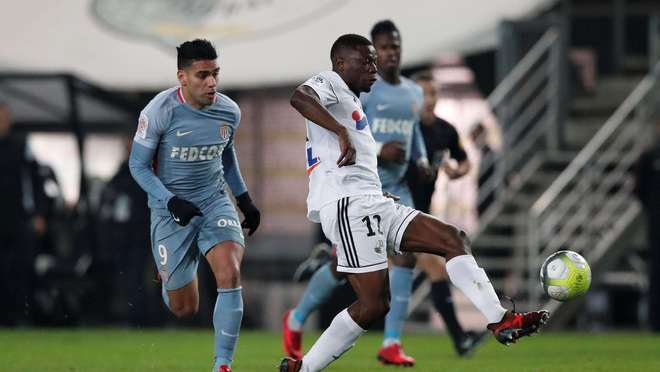 戈麦斯：儿子喜欢皮尔洛，我说光脚法好没用也要学习加图索（戈麦斯：儿子崇拜皮尔洛，但我提醒他光有脚法不够，还要向加图索学习）