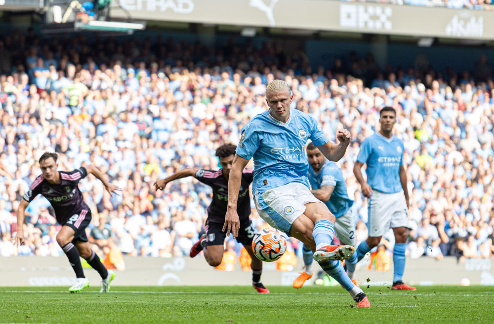 克罗斯晒2026年世界杯德国战袍：这件球衣确实很有吸引力（克罗斯展示2026世界杯德国队新球衣：确实颇具吸引力）