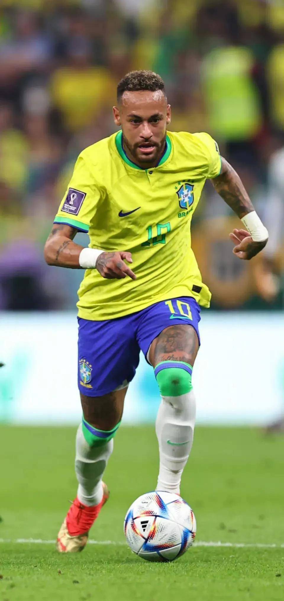 法媒：科纳特已不是皇马首选，巴黎和巴萨也对他感兴趣（法媒：科纳特已非皇马优先目标，巴黎与巴萨亦有意）