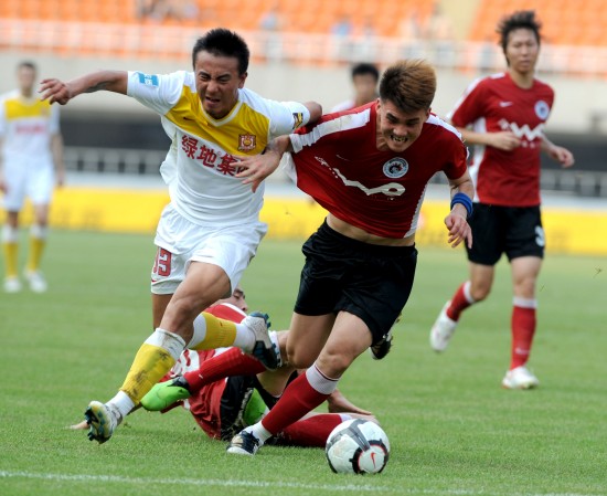 官方：川崎前锋正式签下东京绿茵主力中卫谷口荣斗（官宣：川崎前锋从东京绿茵引进主力中卫谷口荣斗）